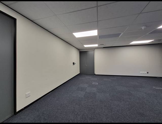 728M² OFFICE TO LET IN MELROSE ESTATE